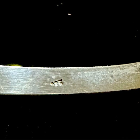 Vintage Sterling Silver Bangle with Opal Inlay and push hidden clasp - Picture 7 of 7